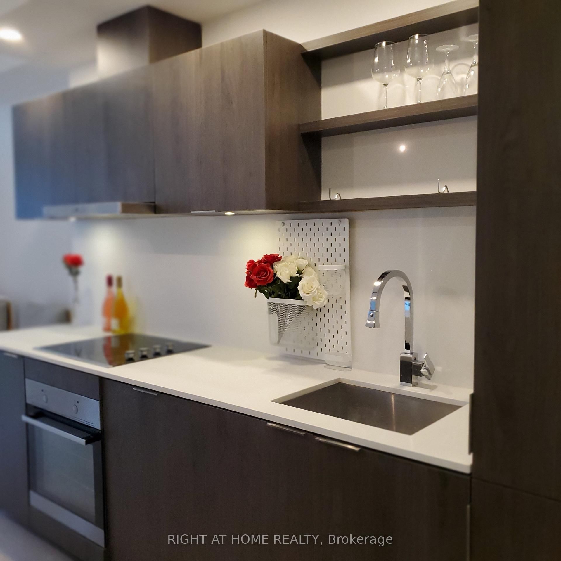 12 Bonnycastle Street, Unit 824