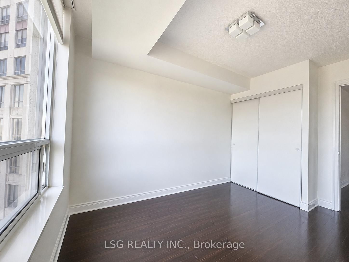 78 Harrison Garden Boulevard, Unit 1209