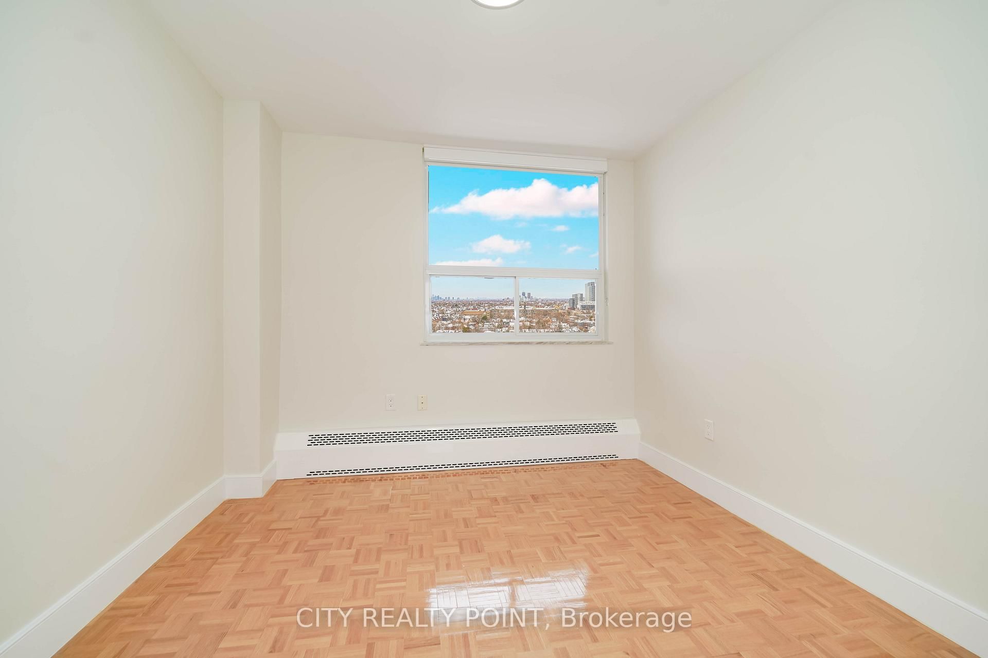 666 Spadina Avenue, Unit 706