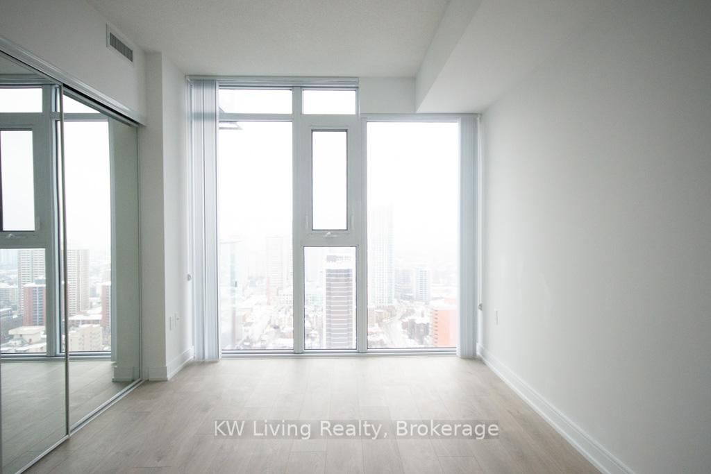 50 Wellesley Street E, Unit 3304