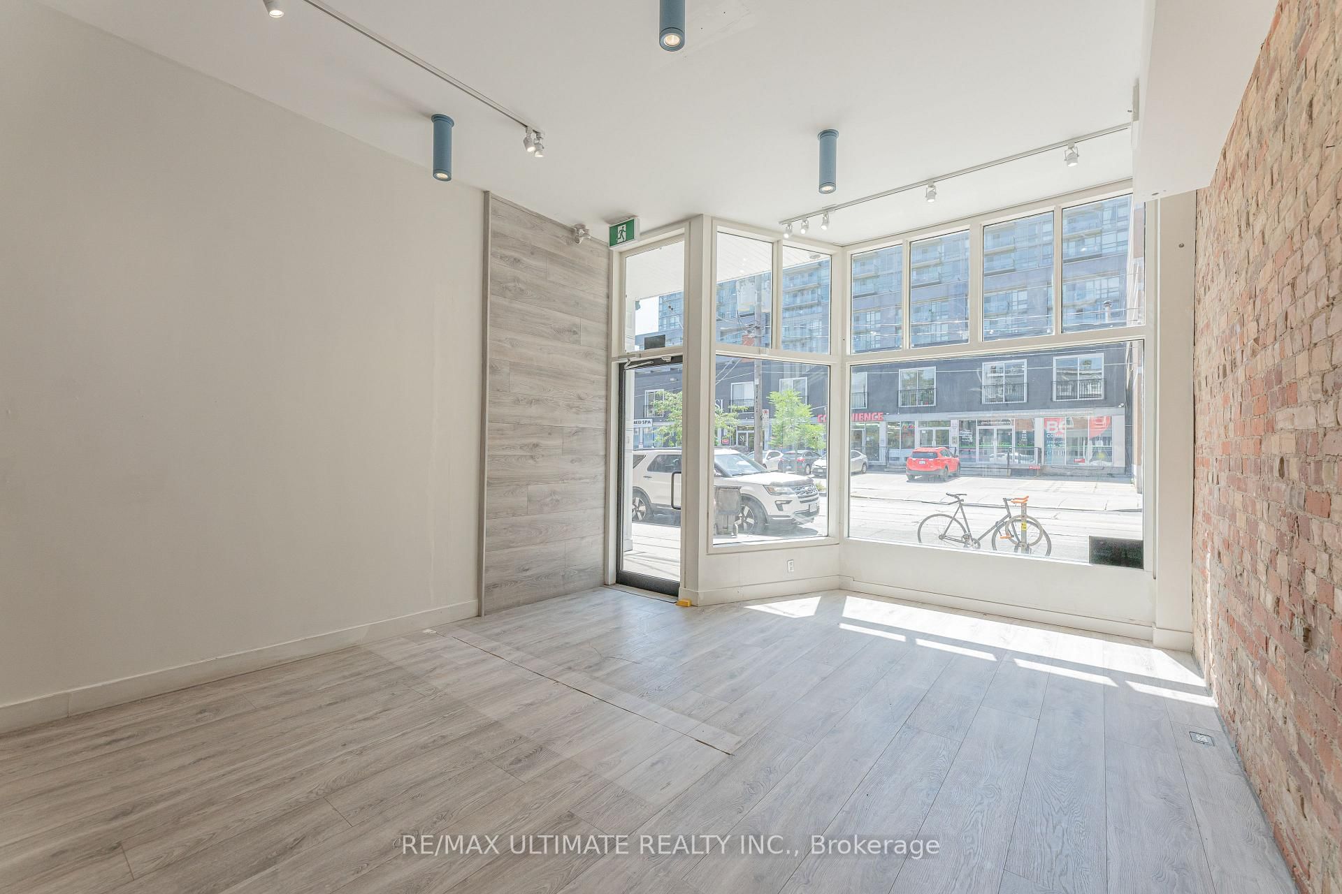 1164 Queen Street W