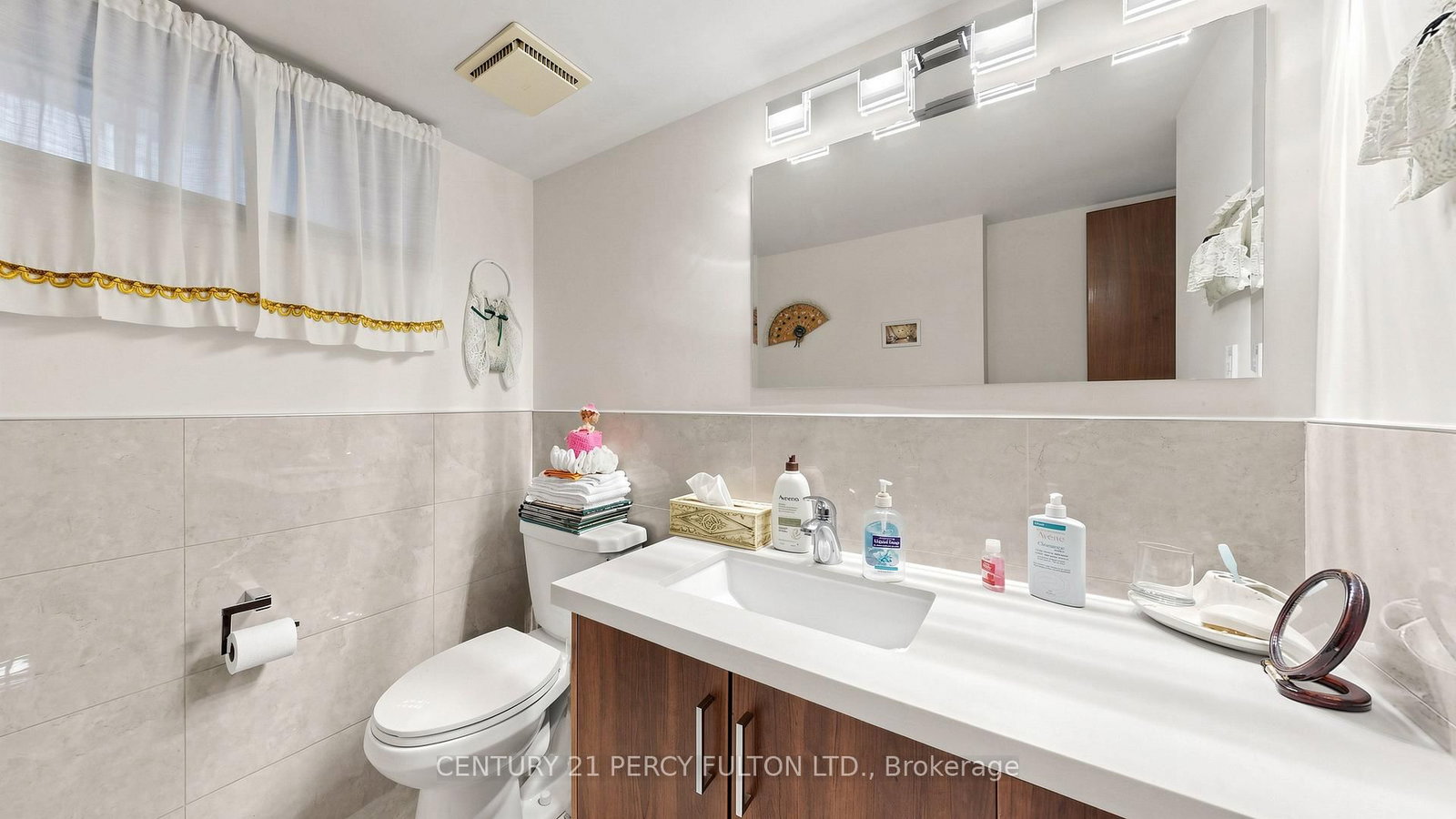 29 Ernest Avenue • Toronto, ON photo 36