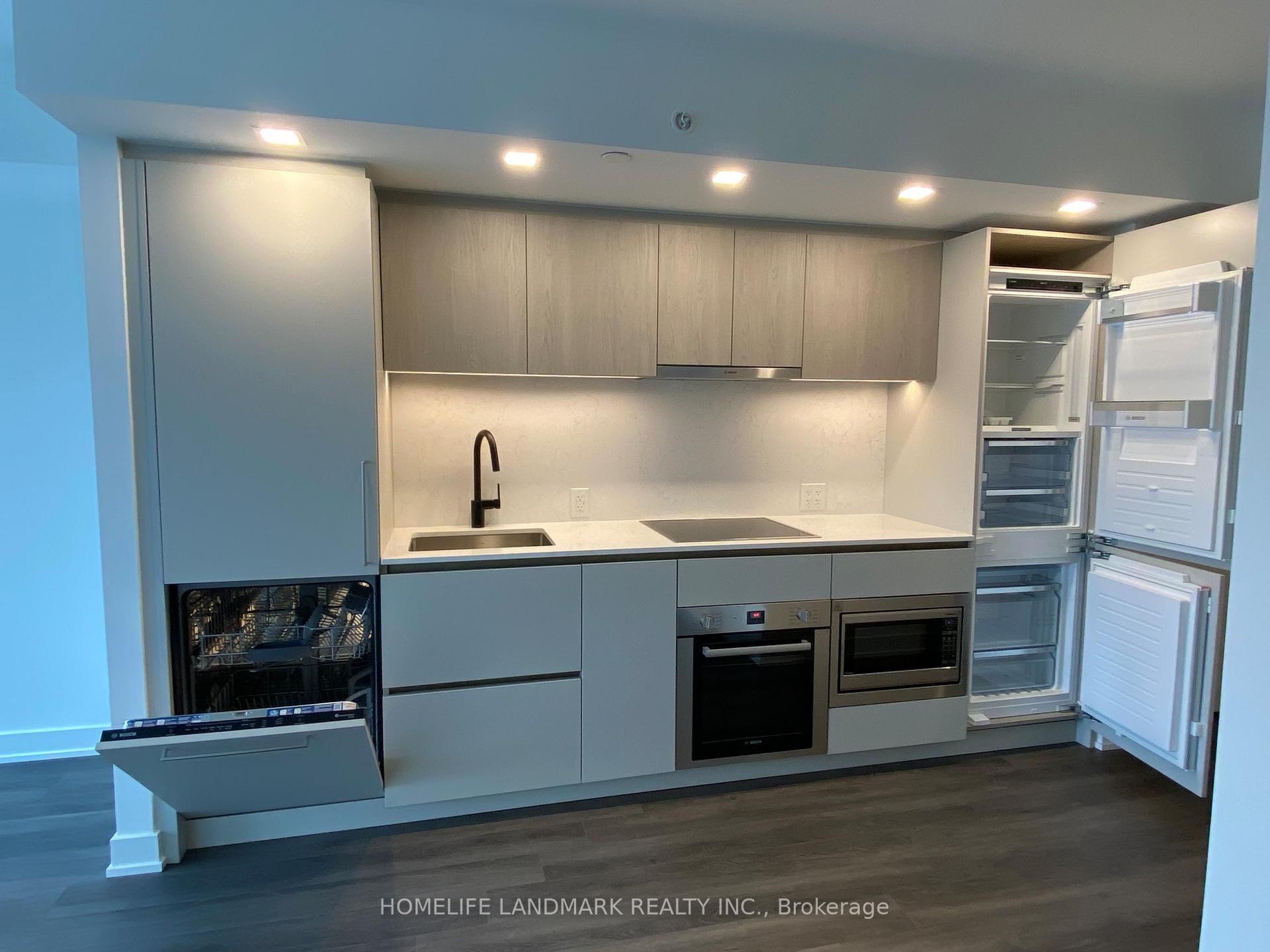 609 Sherbourne Street, Unit 1401