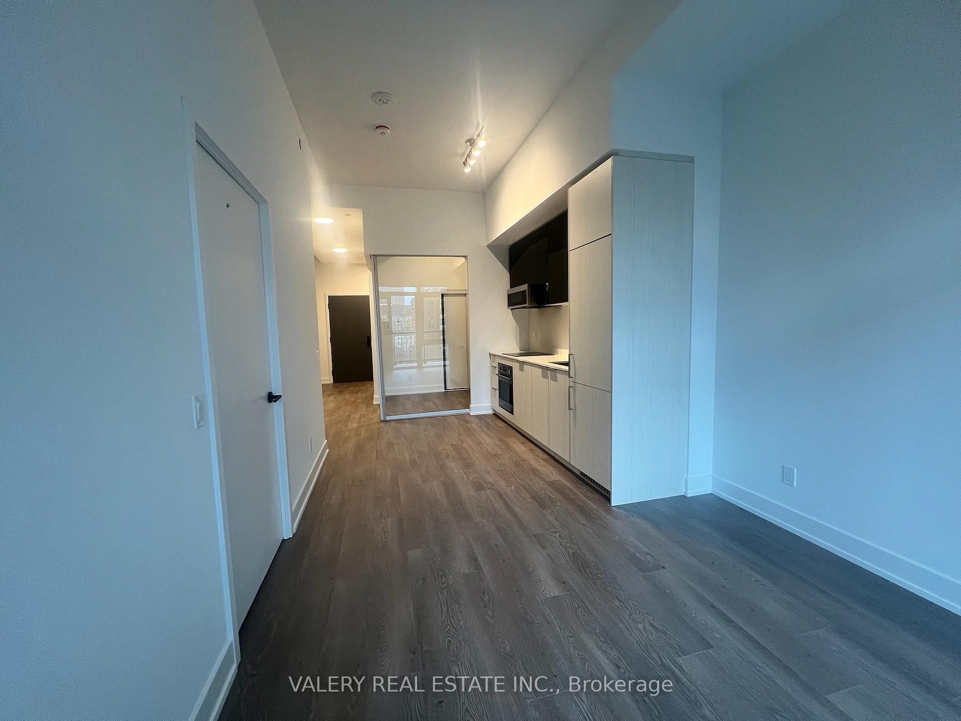 308 Jarvis Street, Unit 702