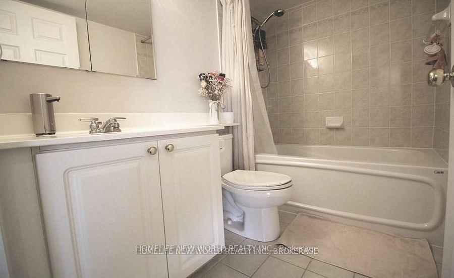 887 Bay Street, Unit 804