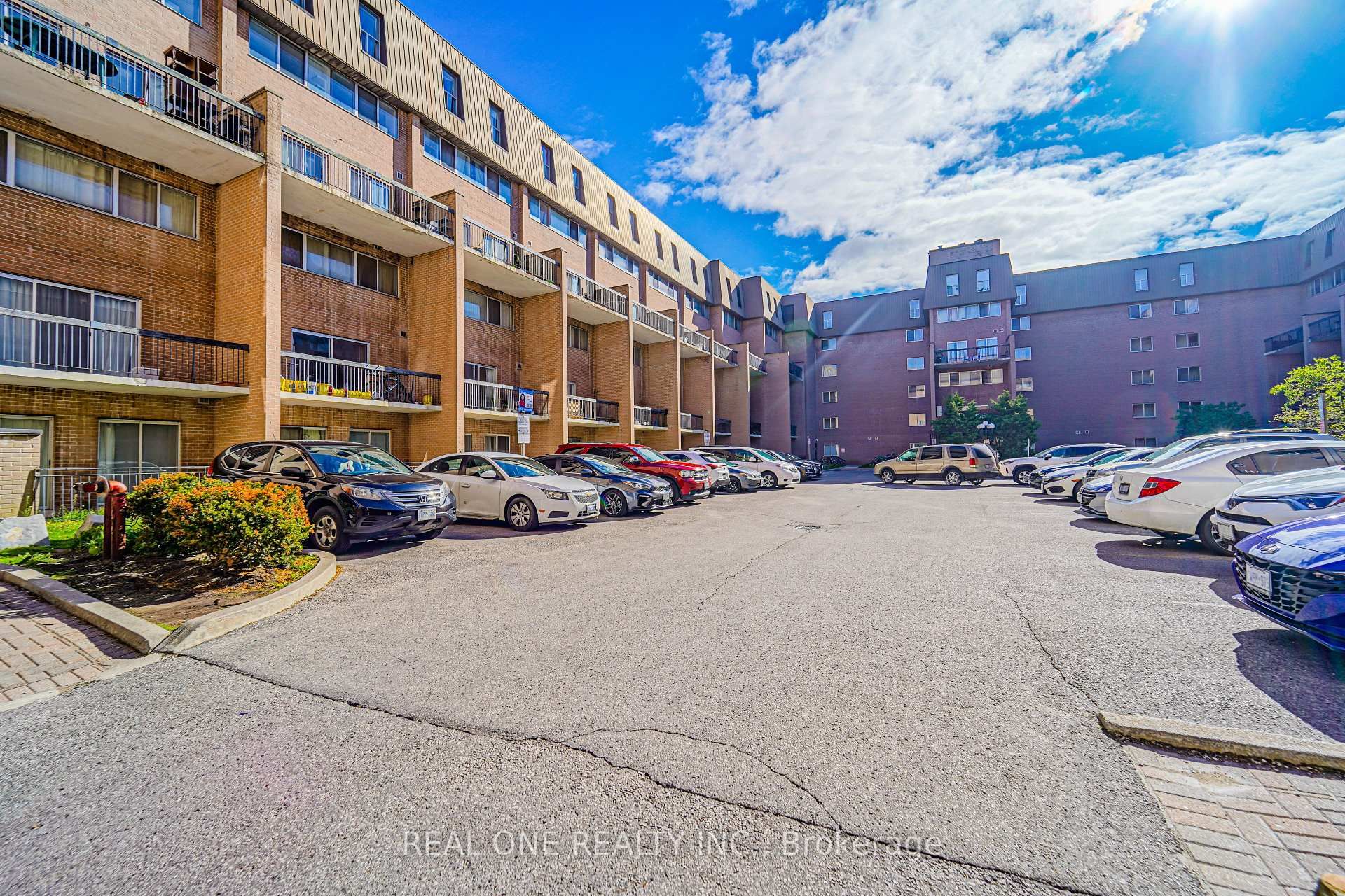 165 Cherokee Boulevard, Unit 288