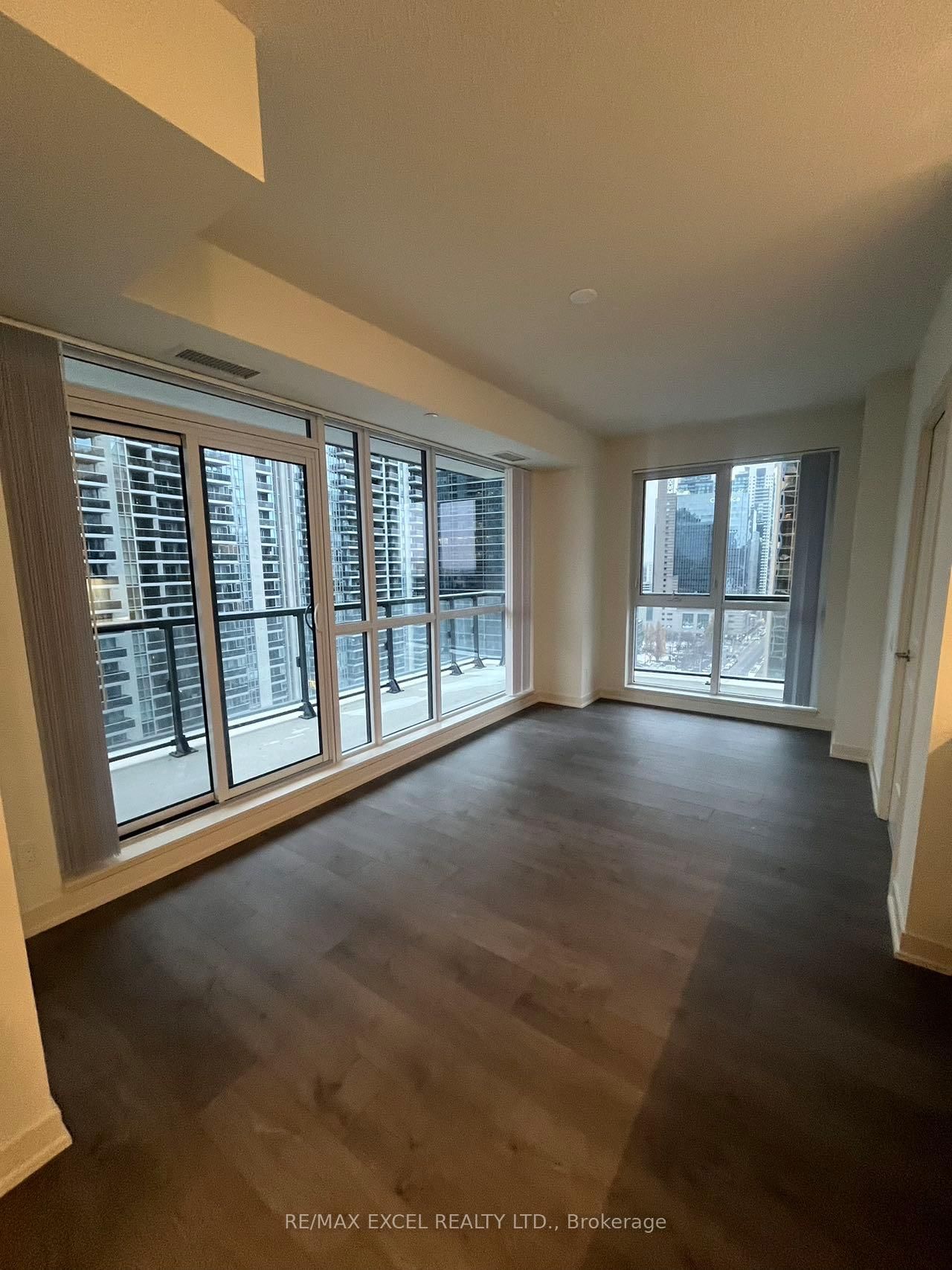 4955 Yonge Street, Unit 1617
