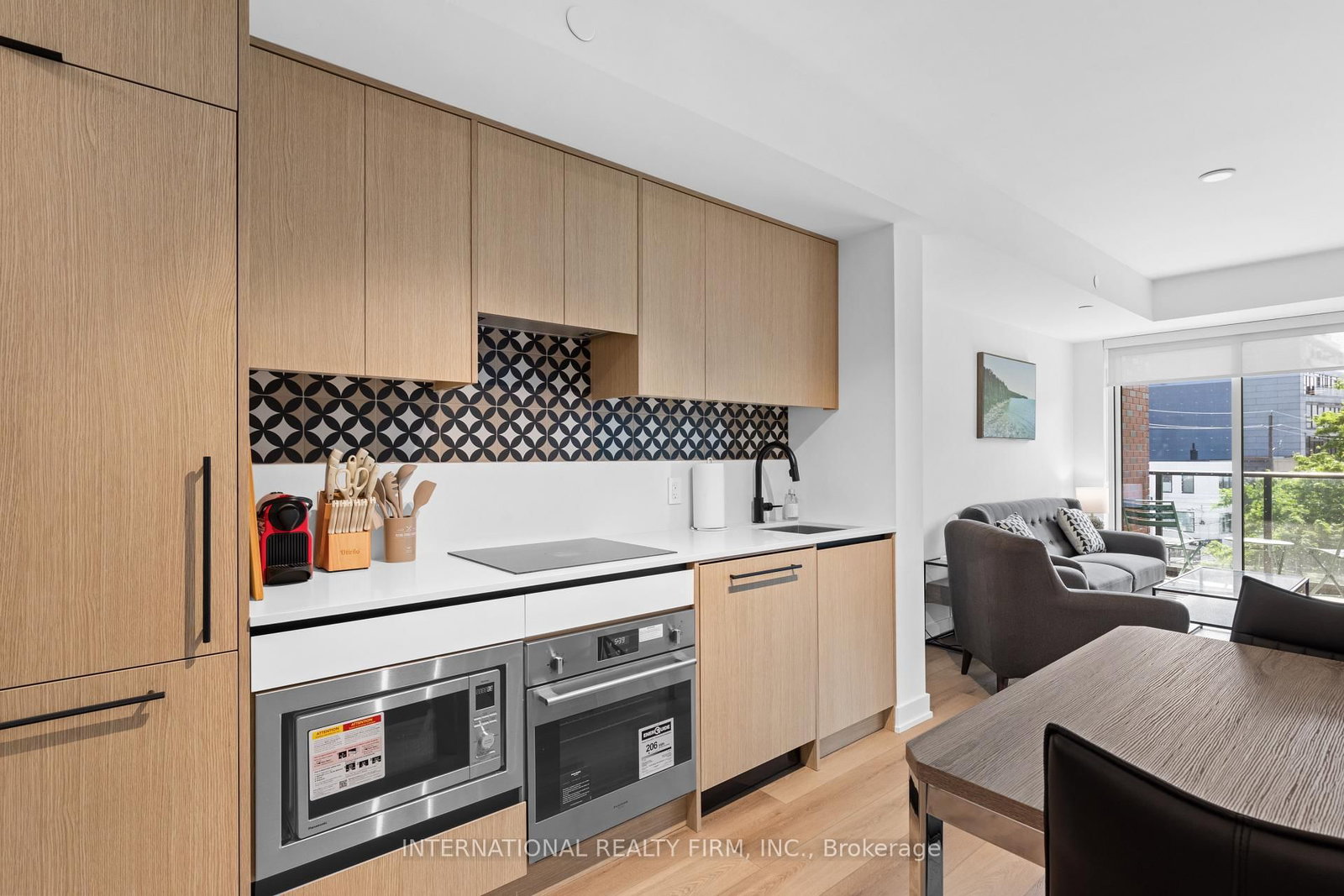 409-5 Lakeview Avenue, Toronto, ON, photo 2