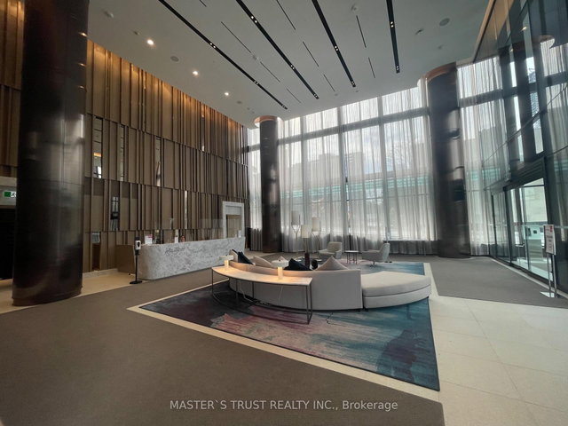 207 - 575 bloor Street E
