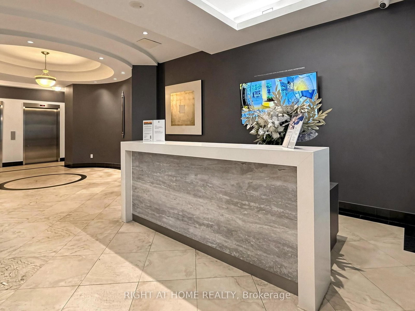 30 Hayden Street • #404 • Toronto, ON photo 4