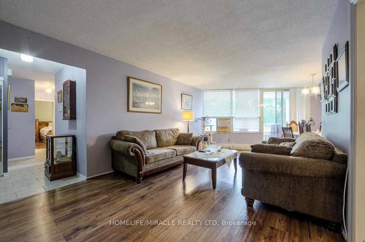 216-60 Pavane Linkway, Toronto, ON, photo 2