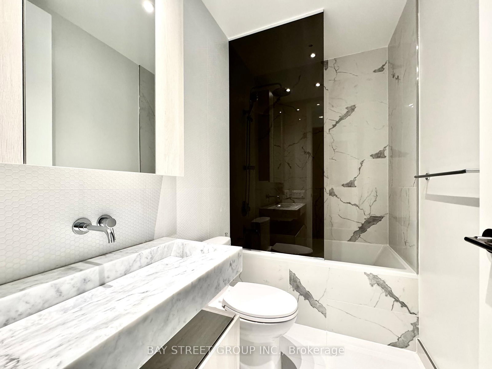 11 Yorkville Avenue • #6006 • Toronto, ON photo 16
