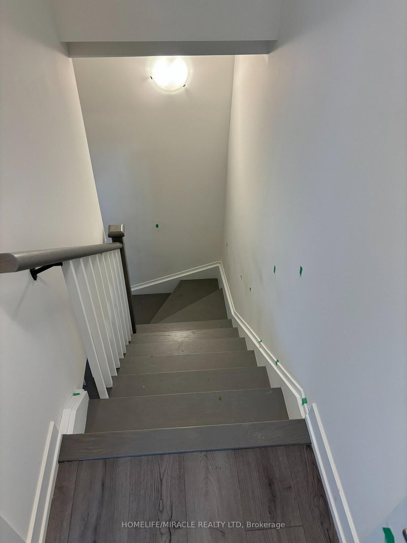 61 BlkB - 861 Sheppard Avenue W