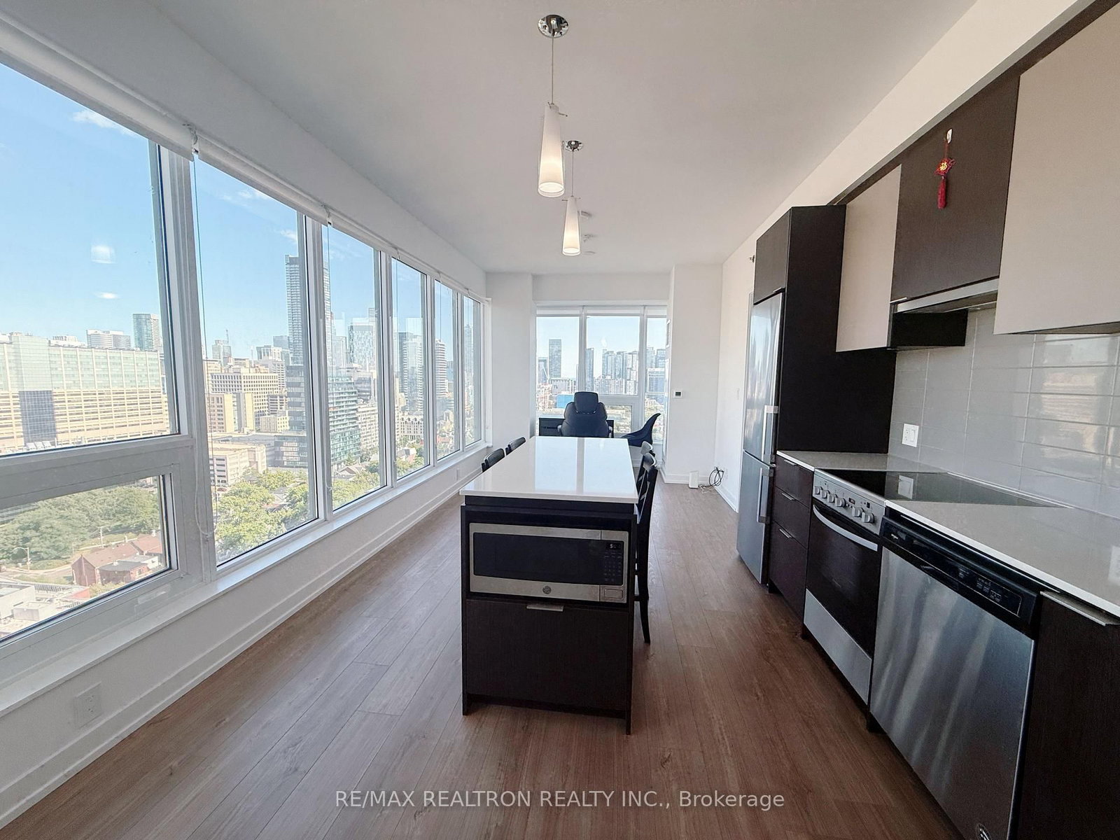 1908-203 College Street, Toronto, ON