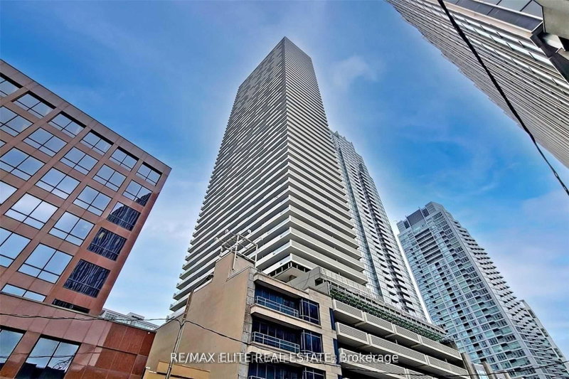 home for lease on 3606-2221 Yonge Street