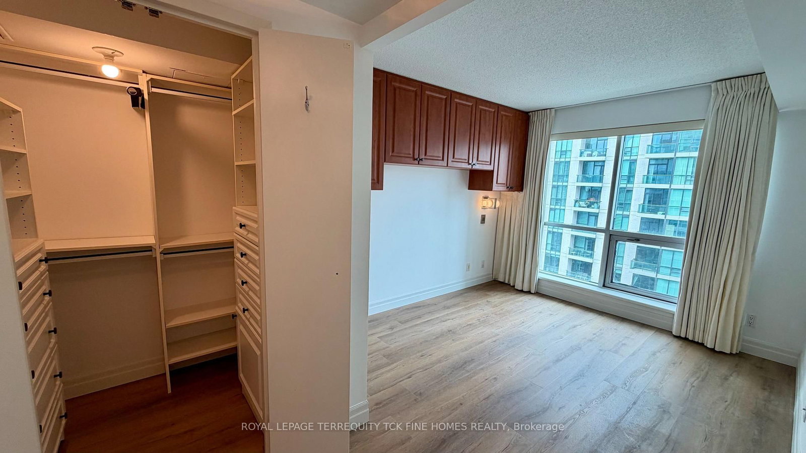 10 Yonge Street • #2604 • Toronto, ON photo 21