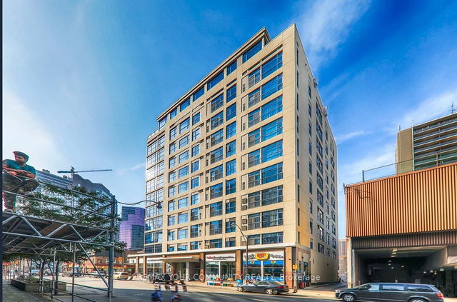 705 - 8 Wellesley Street E
