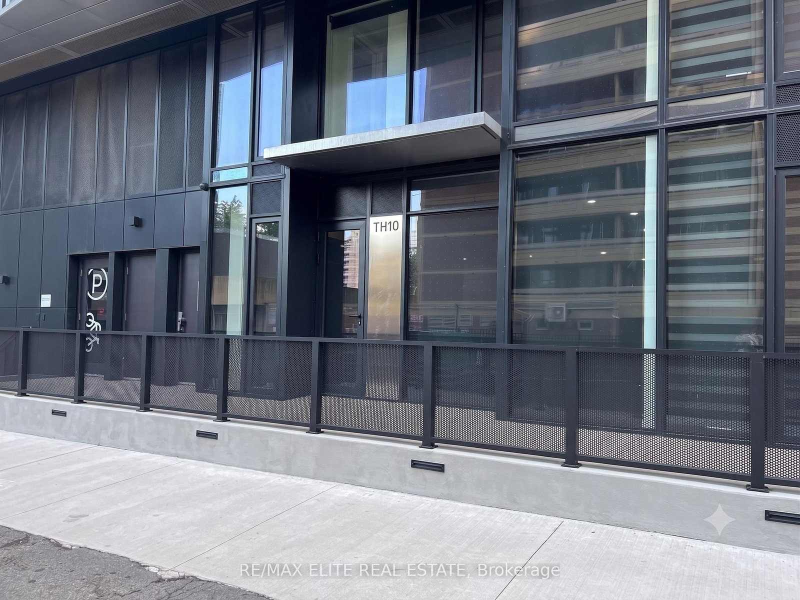 TH10-55 Charles Street, Toronto, ON, photo 2