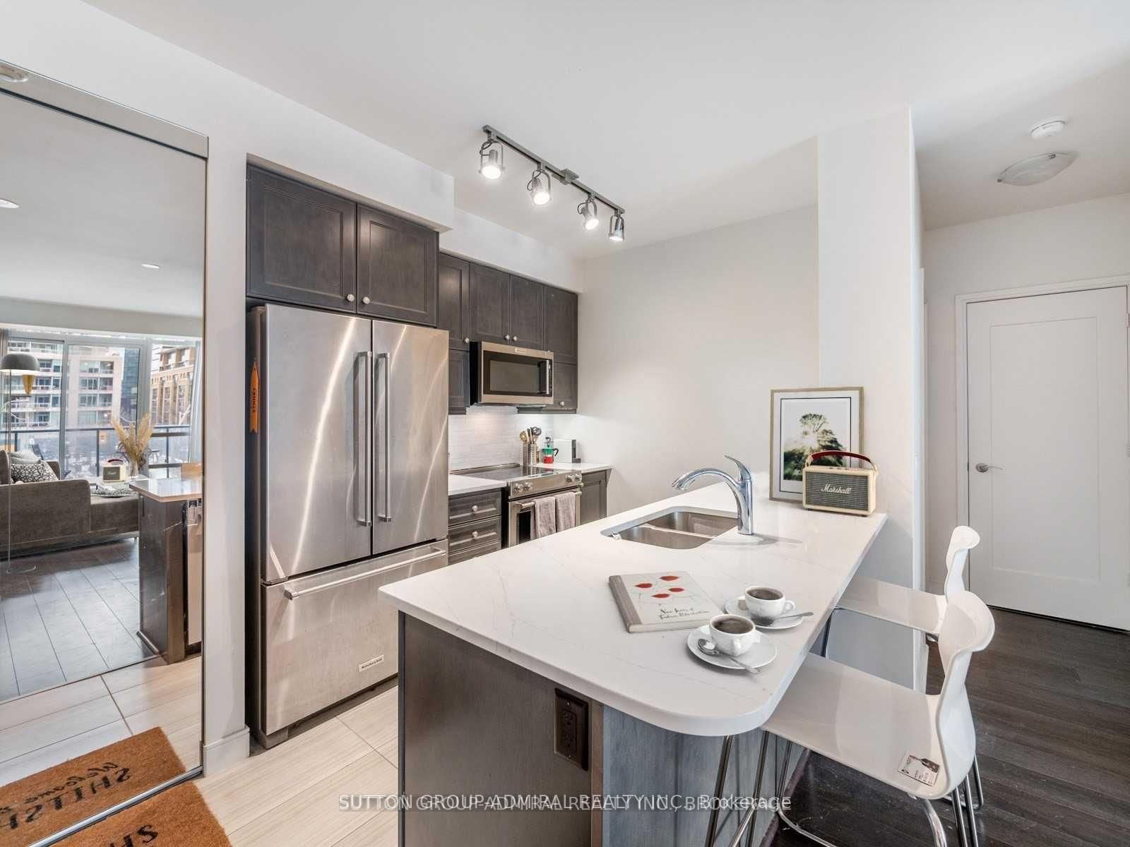 301-825 Church Street, Toronto, ON, photo 2