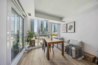 1001 - 18 Harbour Street