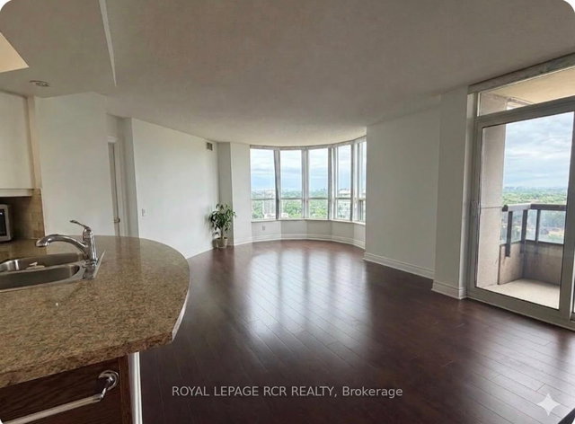1902 - 5 Northtown Way