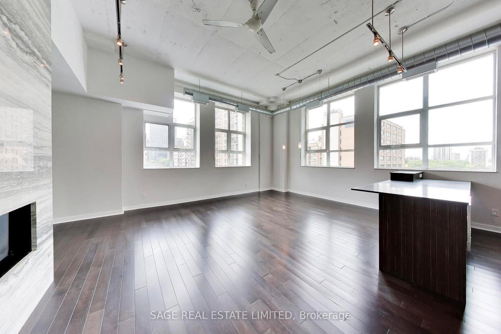 521-155 Dalhousie Street, Toronto, ON, photo 2