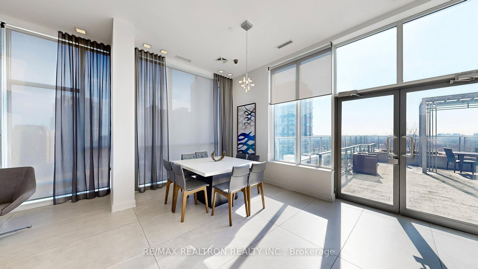 28 Avondale Avenue • #1102 • Toronto, ON photo 39