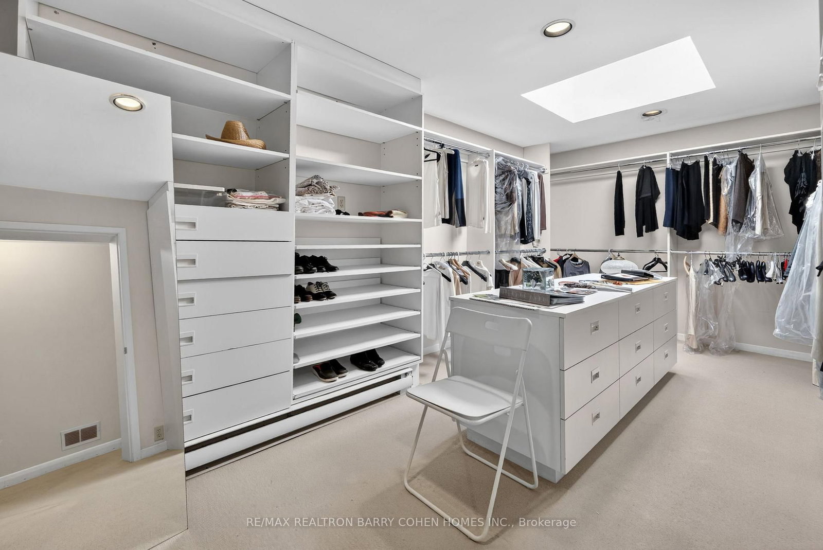 18 Brian Cliff Drive • Toronto, ON photo 10