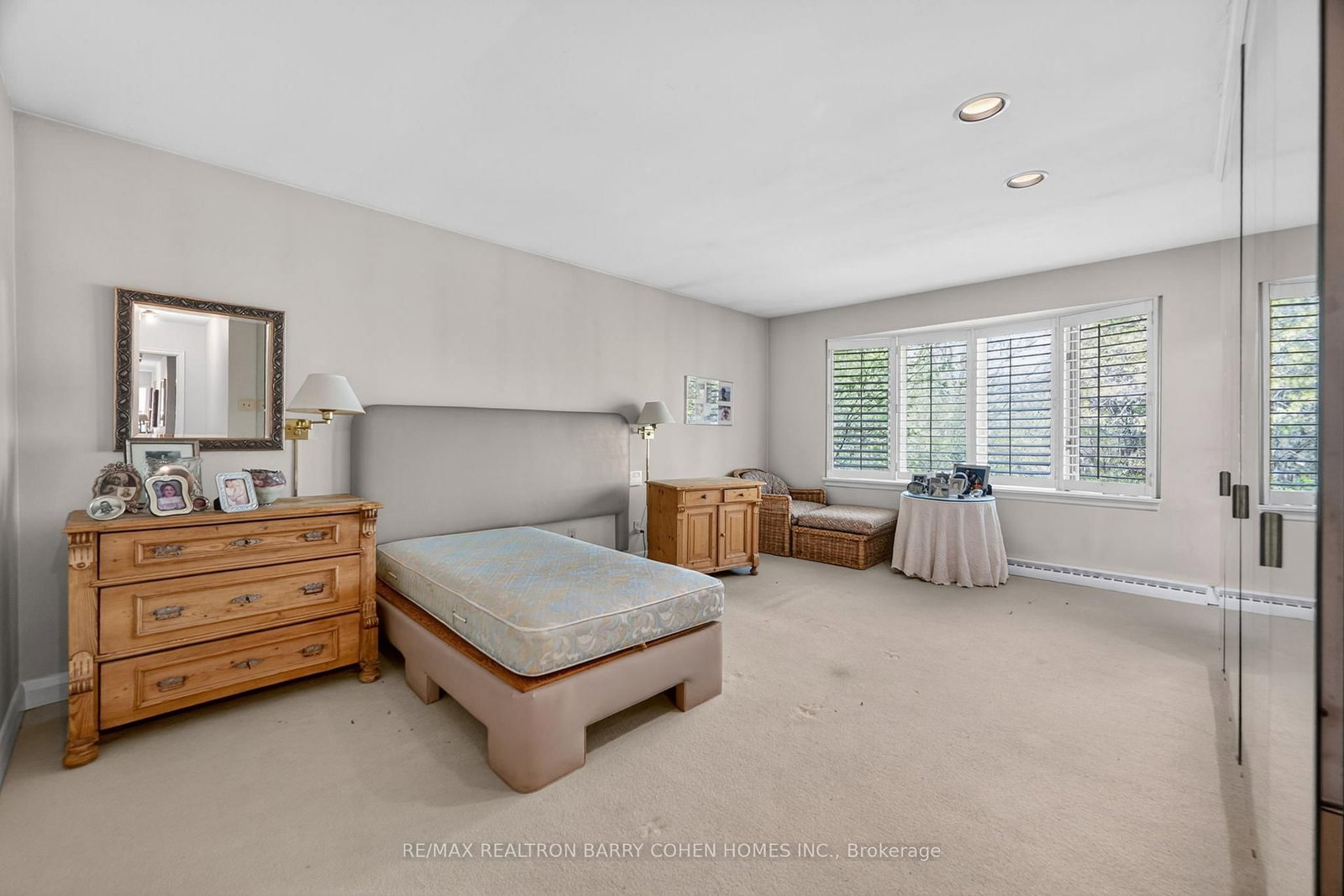 18 Brian Cliff Drive • Toronto, ON photo 11