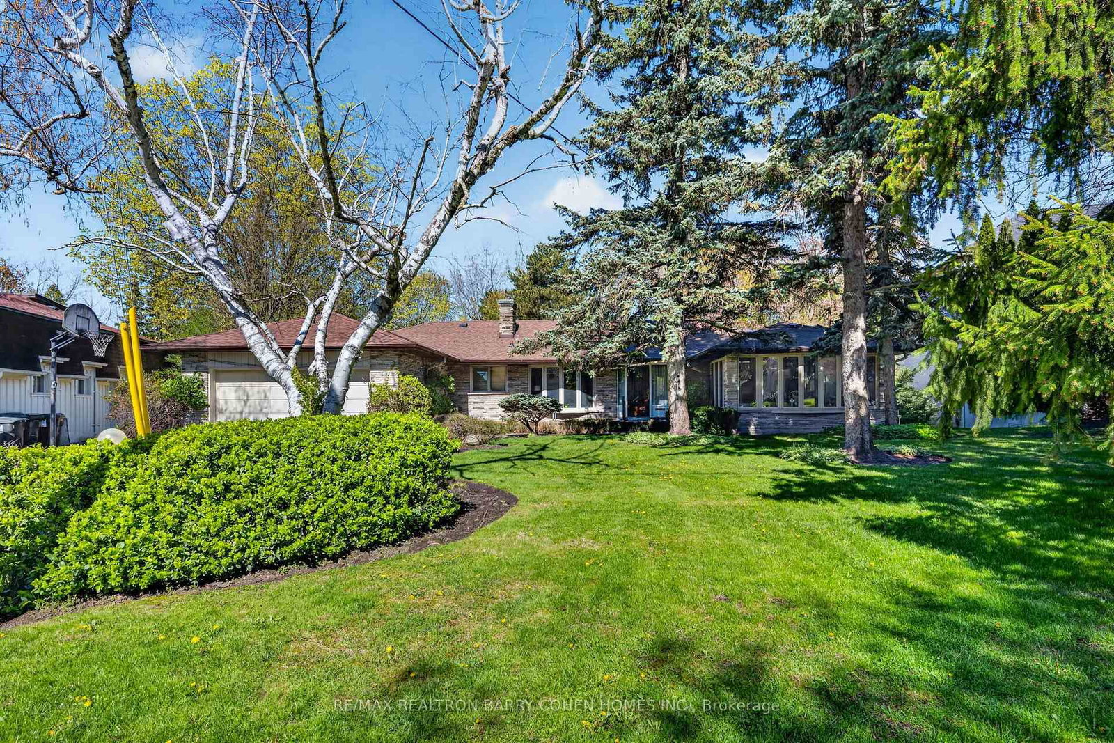 18 Brian Cliff Drive, Toronto, ON, photo 5
