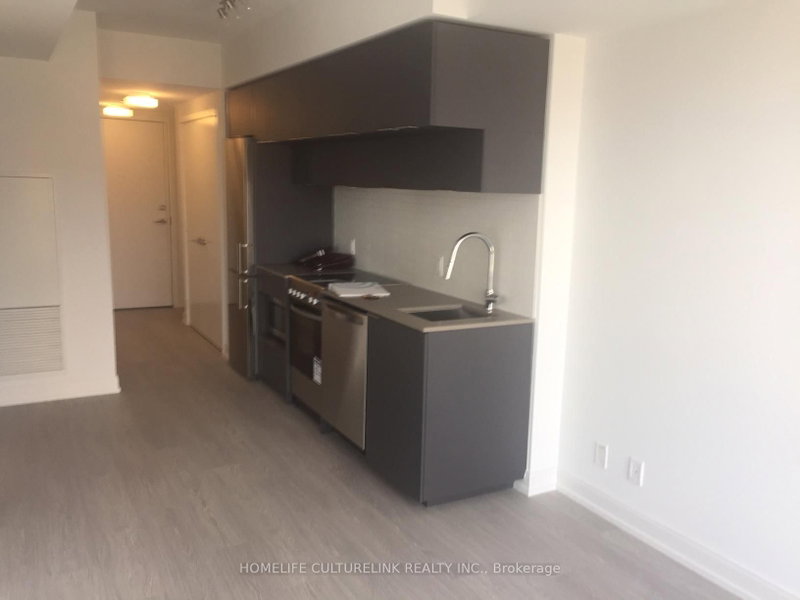 5215 - 181 Dundas Street E
