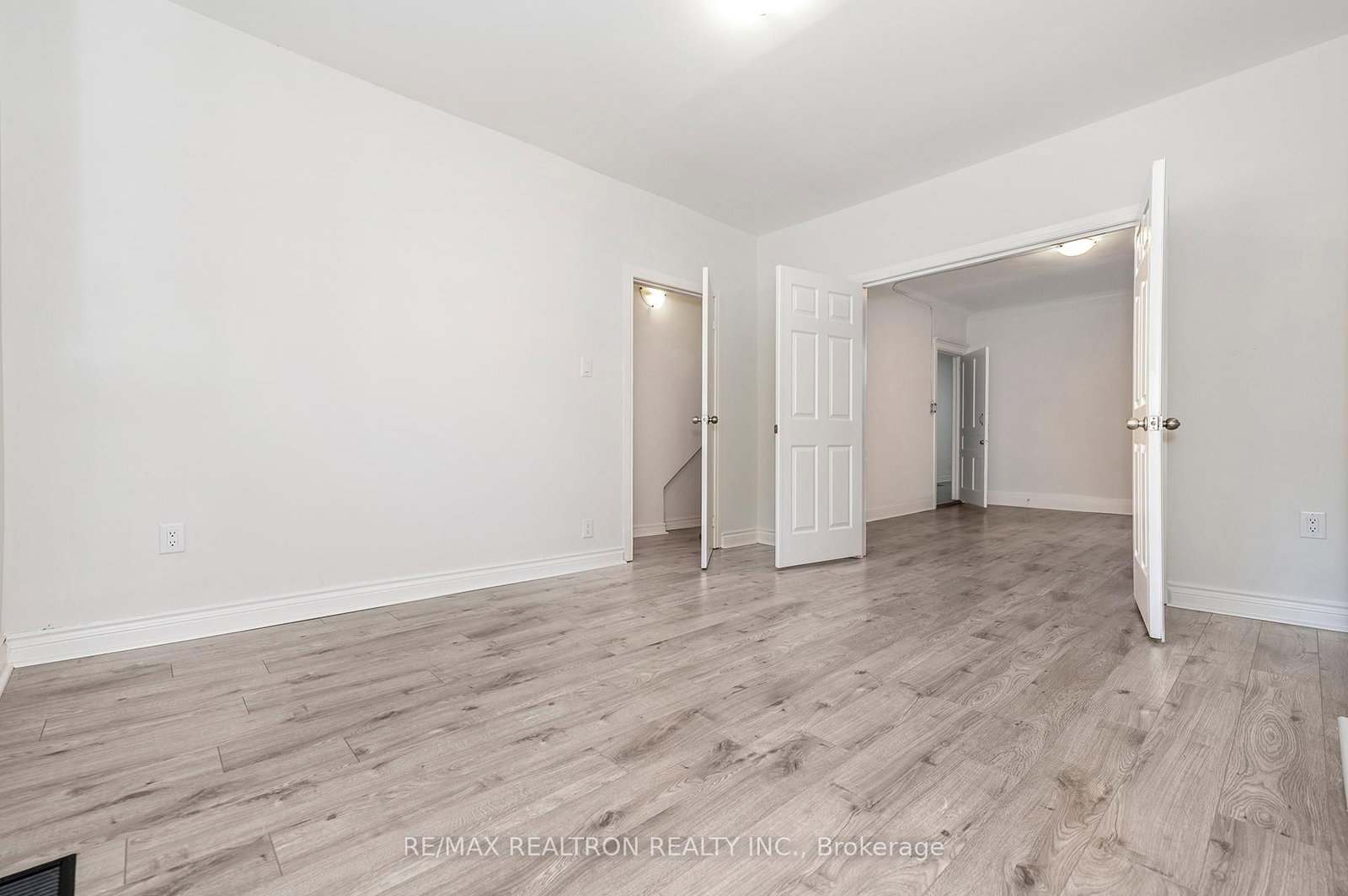 1000 W Dundas Street • Toronto, ON photo 14