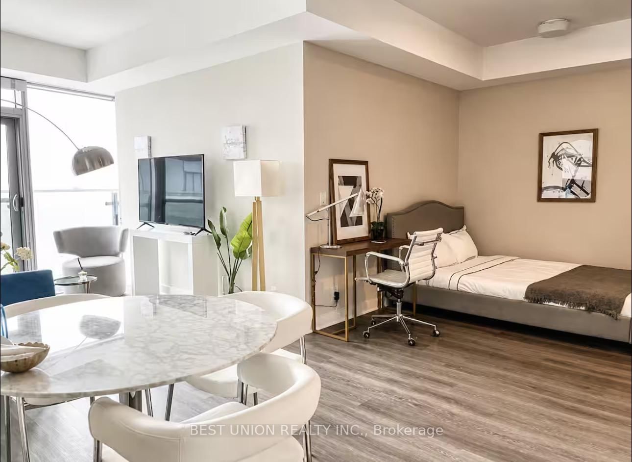 14 York Street • #5706 • Toronto, ON photo 10