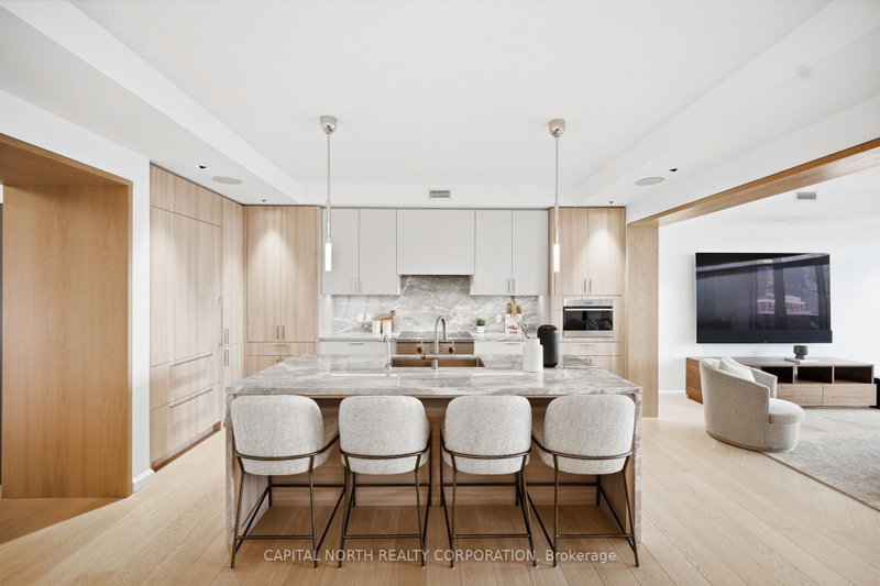 2505 - 330 Richmond Street W
