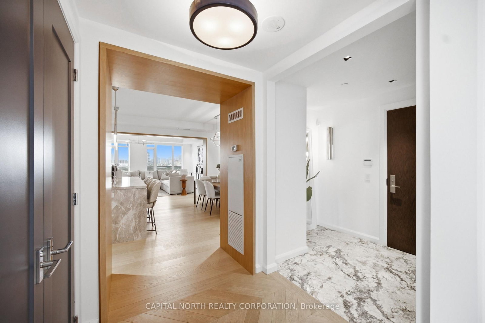 2505-330 Richmond Street, Toronto, ON, photo 2