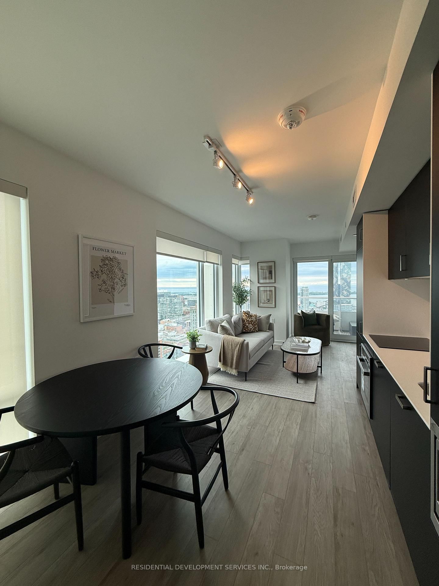 3703-88 Queen Street, Toronto, ON, photo 2