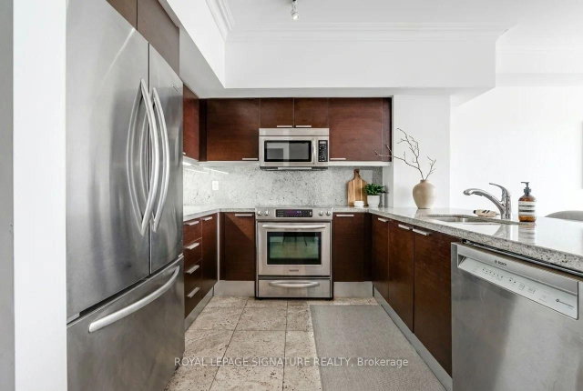 PH06 - 650 Sheppard Avenue E