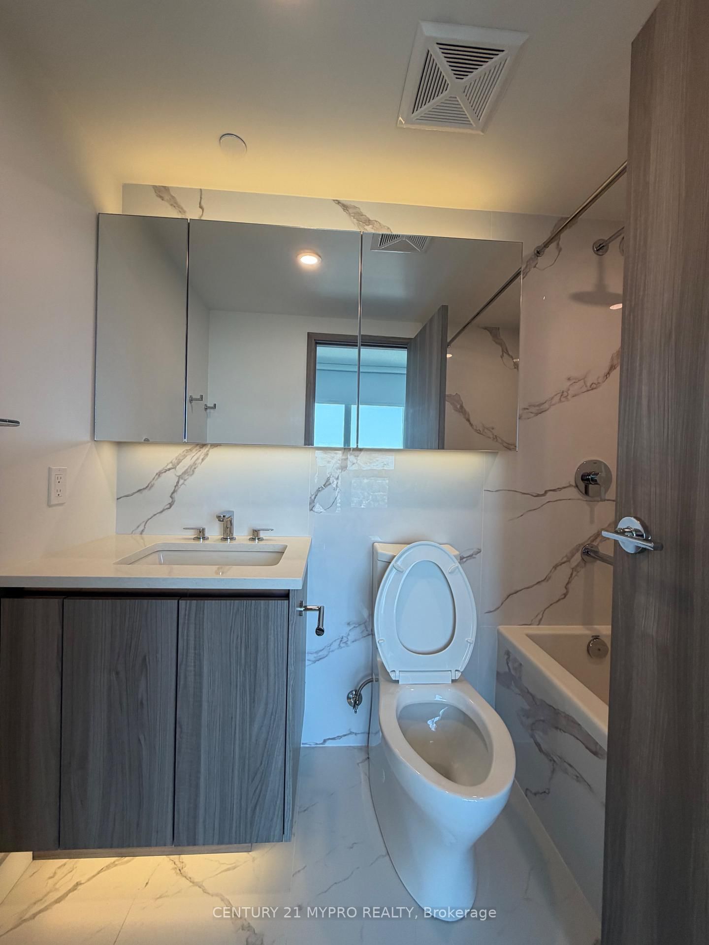 6208-1 Concord Cityplace Way, Toronto, ON, photo 4
