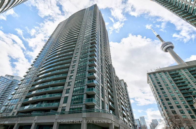 306 - 19 Grand Trunk Crescent