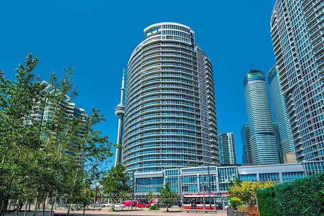 705 - 218 Queens Quay W