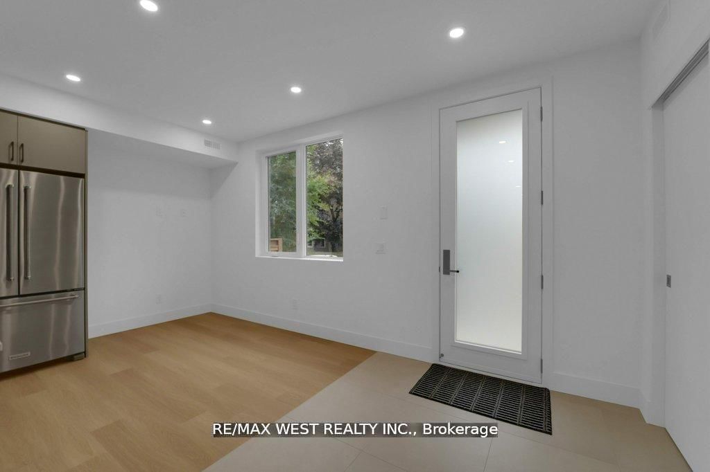 661 Winona Drive • Toronto, ON photo 21