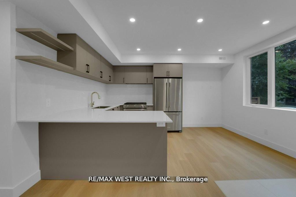 661 Winona Drive • Toronto, ON photo 23
