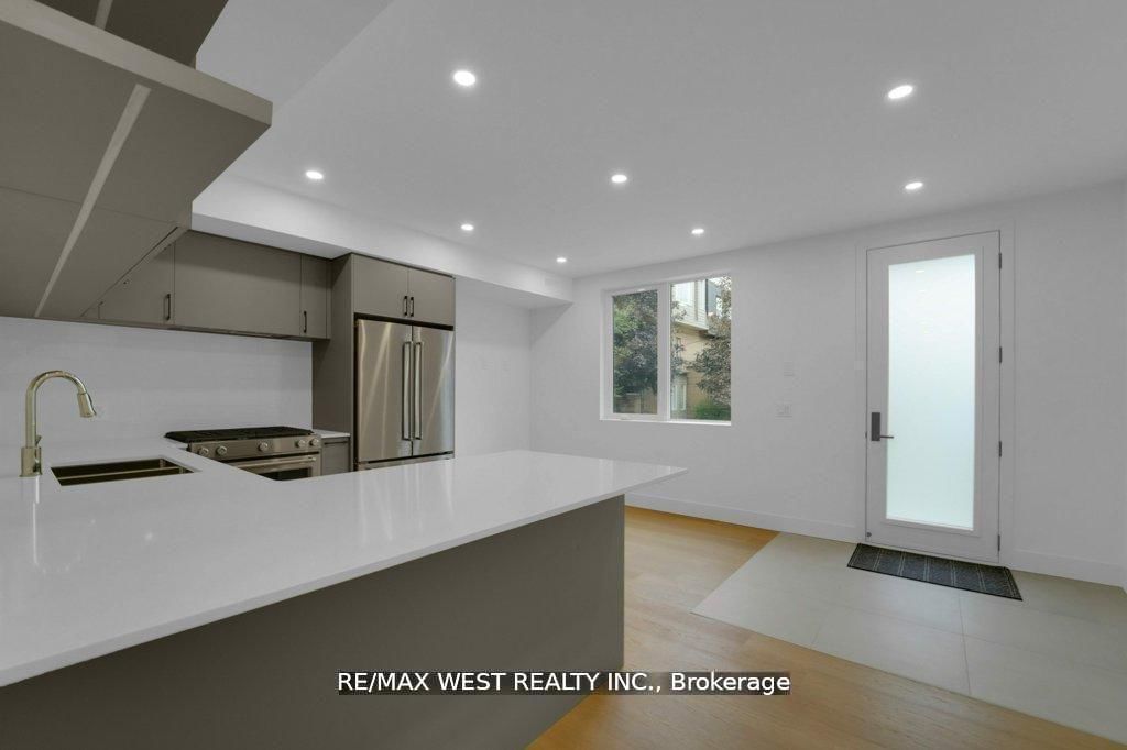 661 Winona Drive • Toronto, ON photo 25