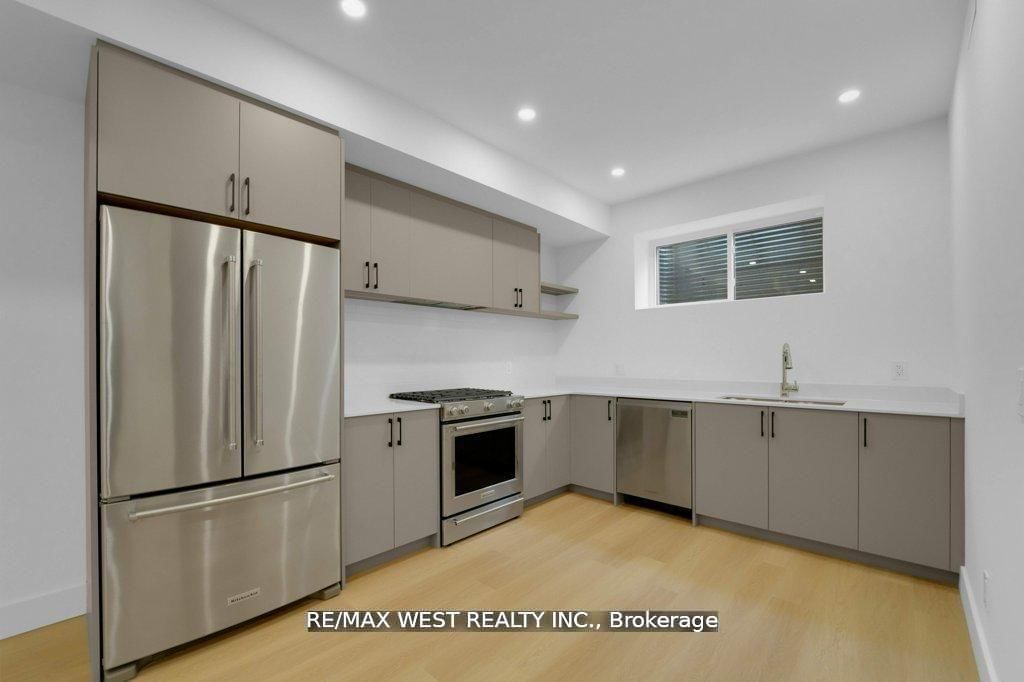 661 Winona Drive • Toronto, ON photo 40