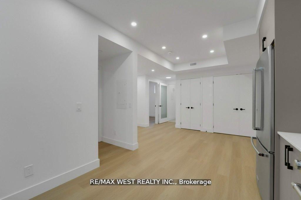 661 Winona Drive • Toronto, ON photo 41