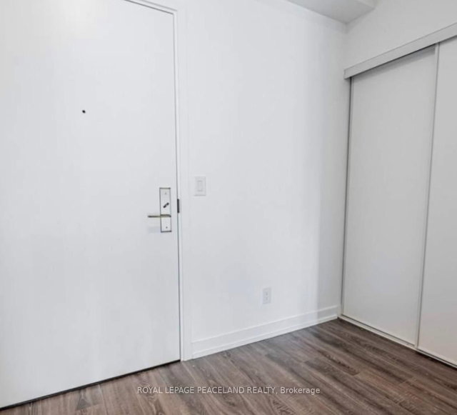 1007 - 20 Edward Street