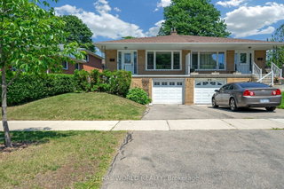 81 Pineway Boulevard