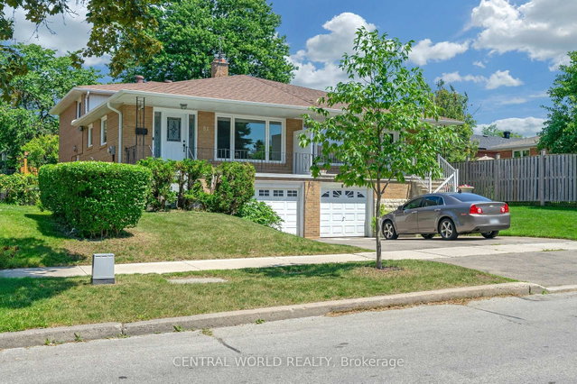81 Pineway Boulevard