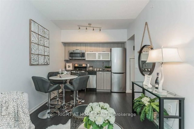 812W - 36 Lisgar Street