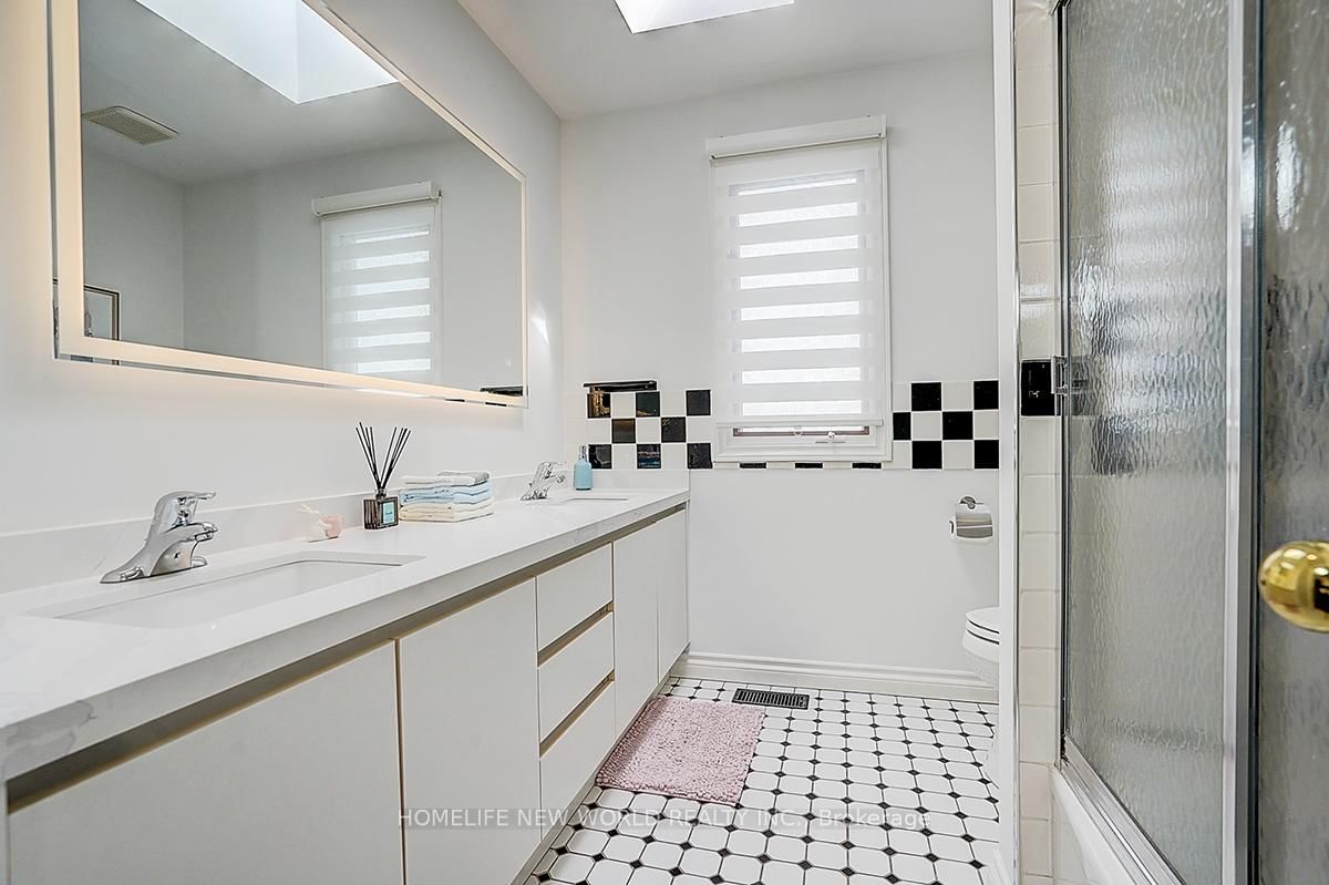 594 Woburn Avenue S • Toronto, ON photo 20